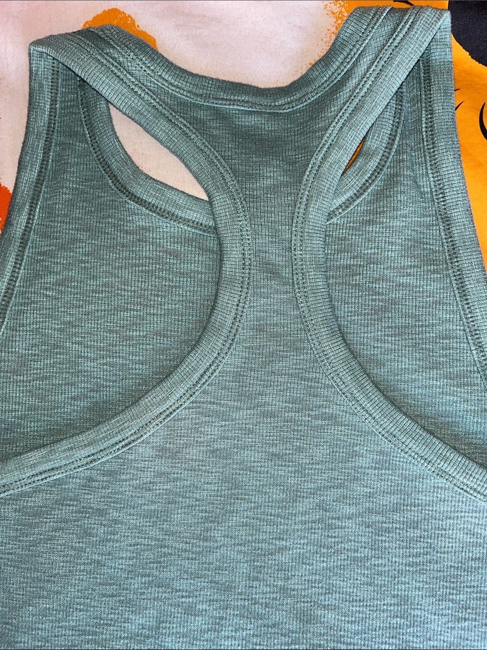 Vuori Racerback Size Small - Picture 7 of 8